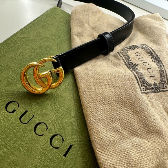 GG Marmont thin leather belt w/ shiny buckle - Picture 2 of 5